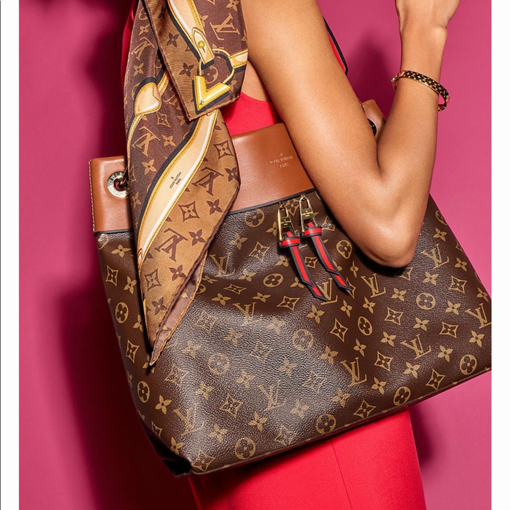 Louis Vuitton Tuileries Besace - Picture 12 of 15